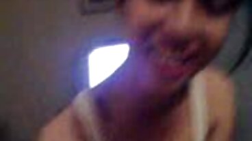 Bartender kéo ra sex tap the khong che khỏi bức tượng bán thân Cho St. Patt