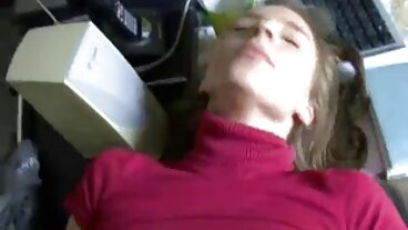 Tóc đỏ babe plays trong tất cả phim sex gay không che cô ấy holes